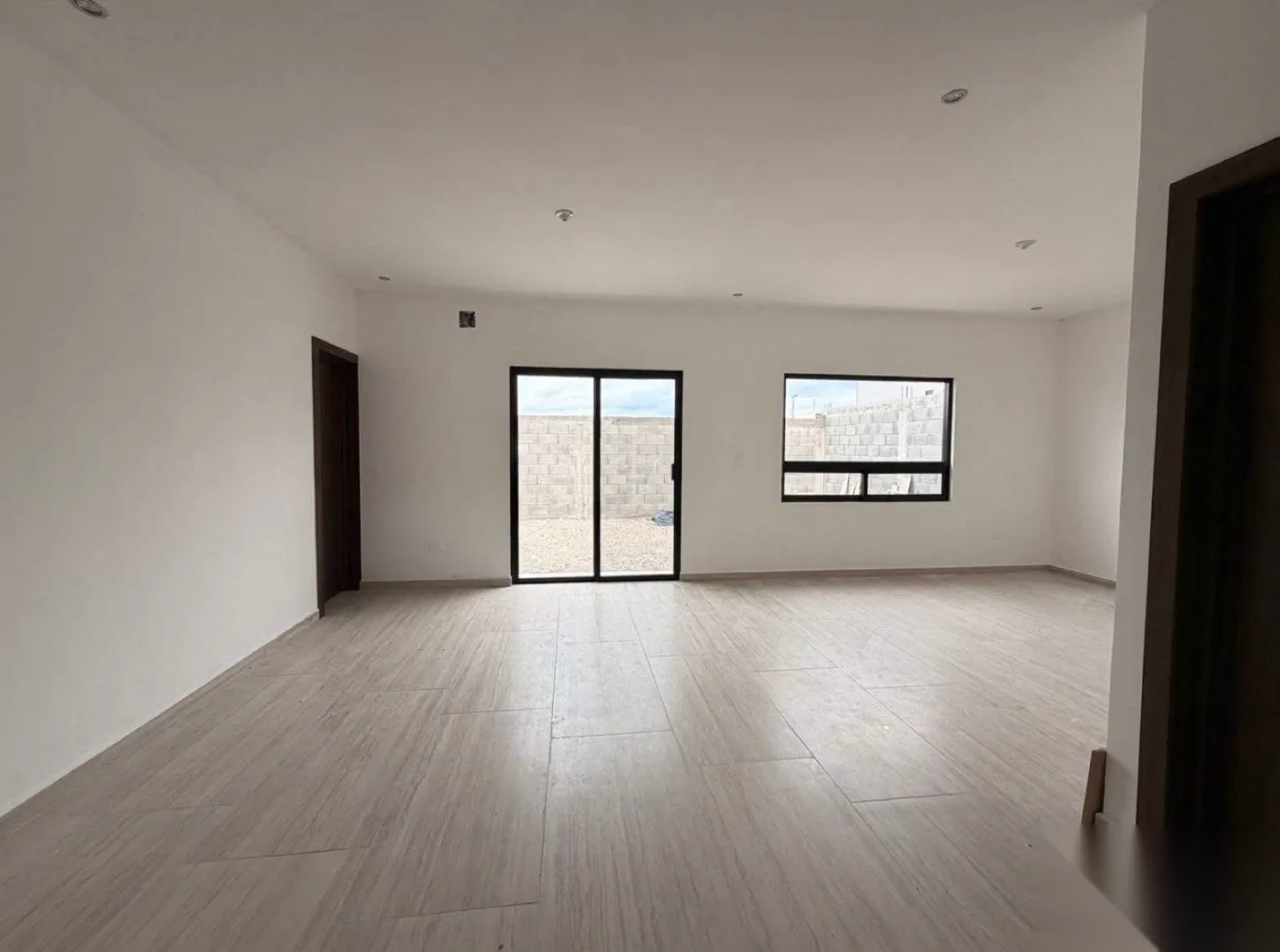 Interior: sala y comedor de Casa La Reserva