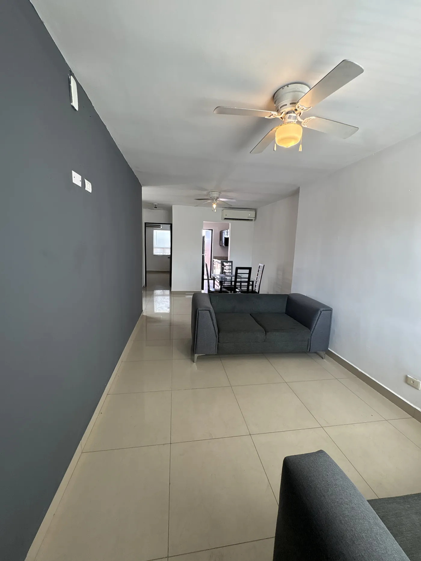 Estancia amueblada con sala