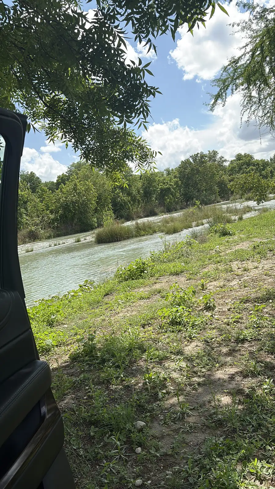 Acceso al río en Valle Real